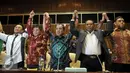 Anggota DPR Lintas Fraksi mendeklarasikan untuk menyelamatkan Kehormatan DPR, meminta Setya Novanto Turun Dari Jabatannya, Jakarta, Selasa (15/12). Aksi dilakukan karena keprihatinan sidang MKD terkait Kasus Setya Novanto. (Liputan6.com/Johan Tallo)