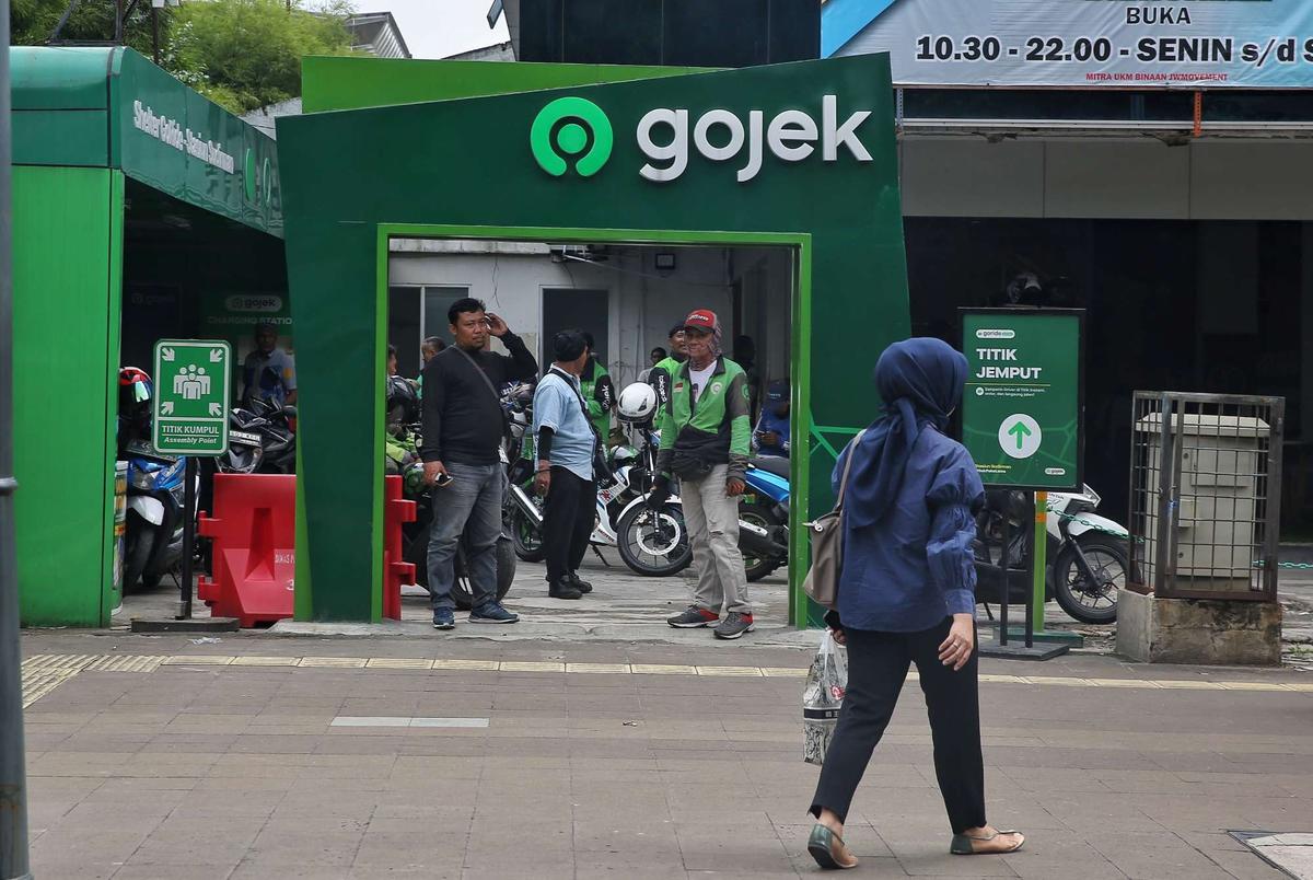 Driver Ojol Tetap Beroperasi di Tengah Demo Besar dan Mogok Massal