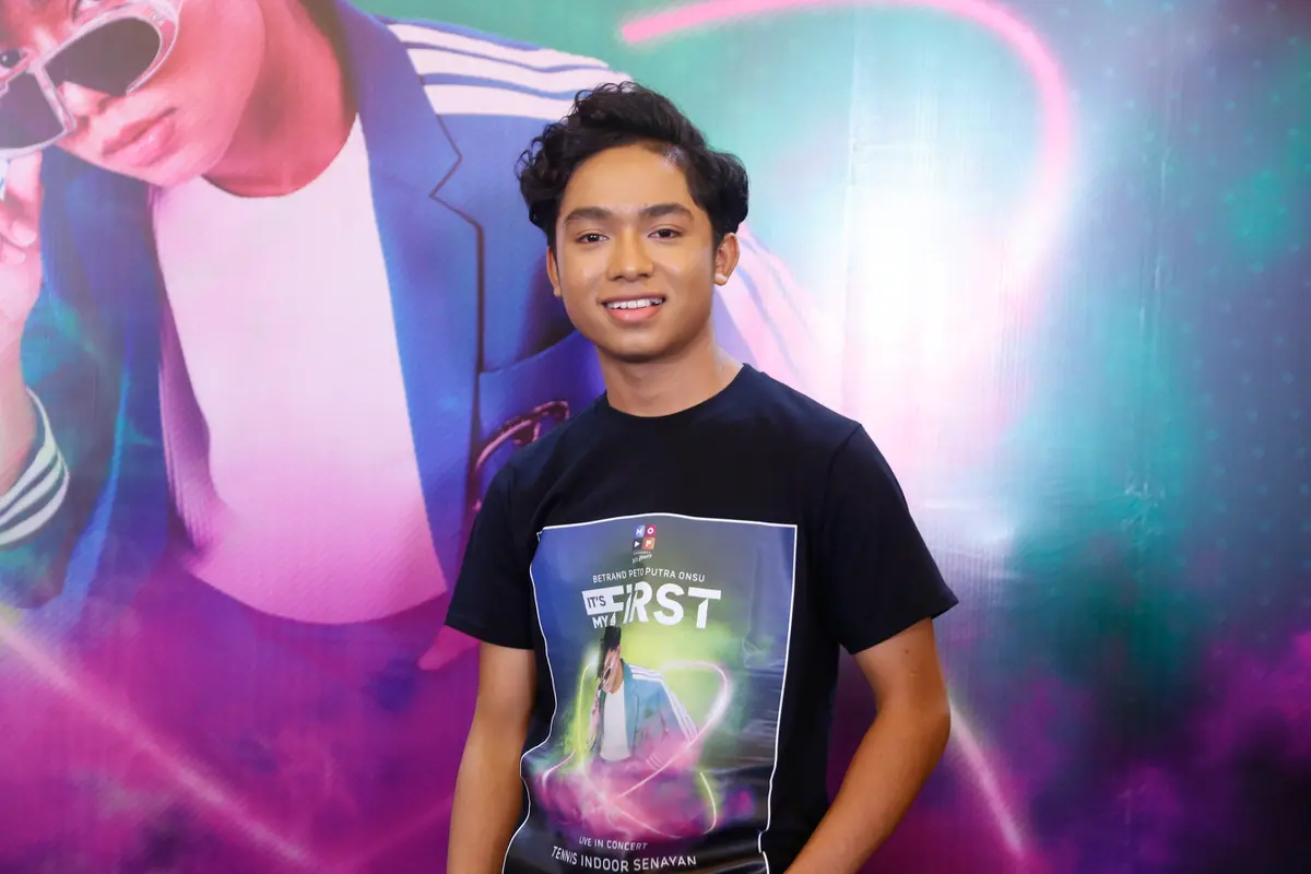 Betrand Peto Putra Onsu menggelar konser di Ultah pernikahan Ruben Onsi dan Sarwendah