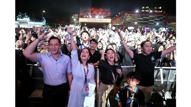 6 Potret Annisa Pohan Nonton SBY di Pestapora, Tenteng Tas Branded Rp27 Juta