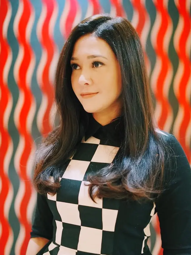 [Bintang] Menolak Tua, Wajah 18 Artis Indonesia Ini Awet Muda