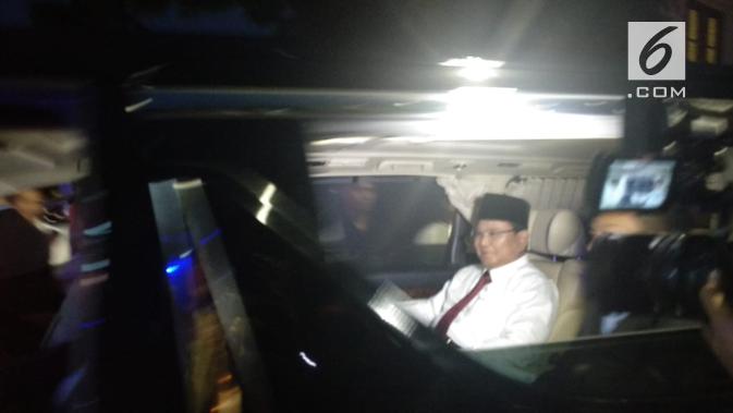 Prabowo Subianto berangkat dari rumahnya di Jalan Kertanegara, Jakarta Selatan menuju lokasi debat capres cawapres. (Liputan6.com/Nafiysul Qodar)