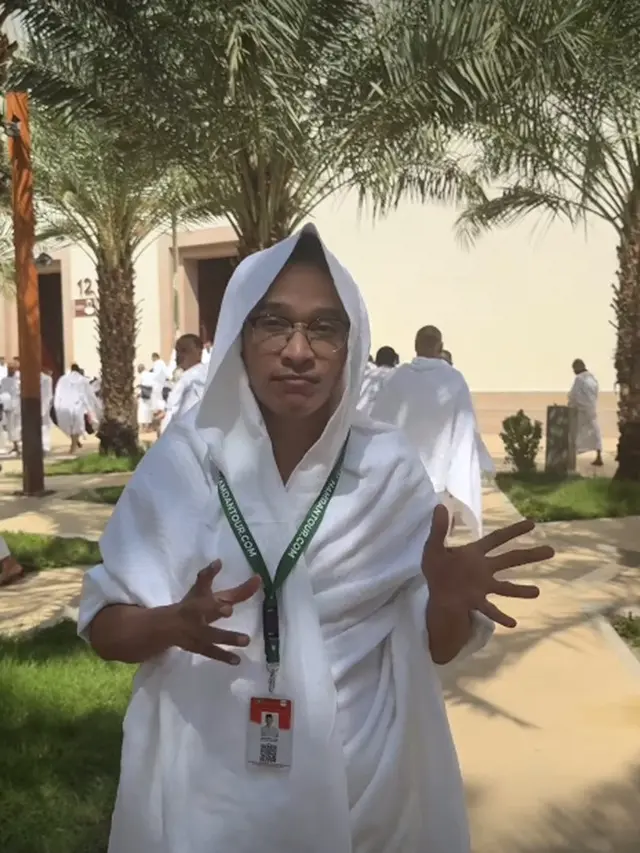 Potret Ruben Onsu Jalani Umroh Perdana Usai Mualaf
