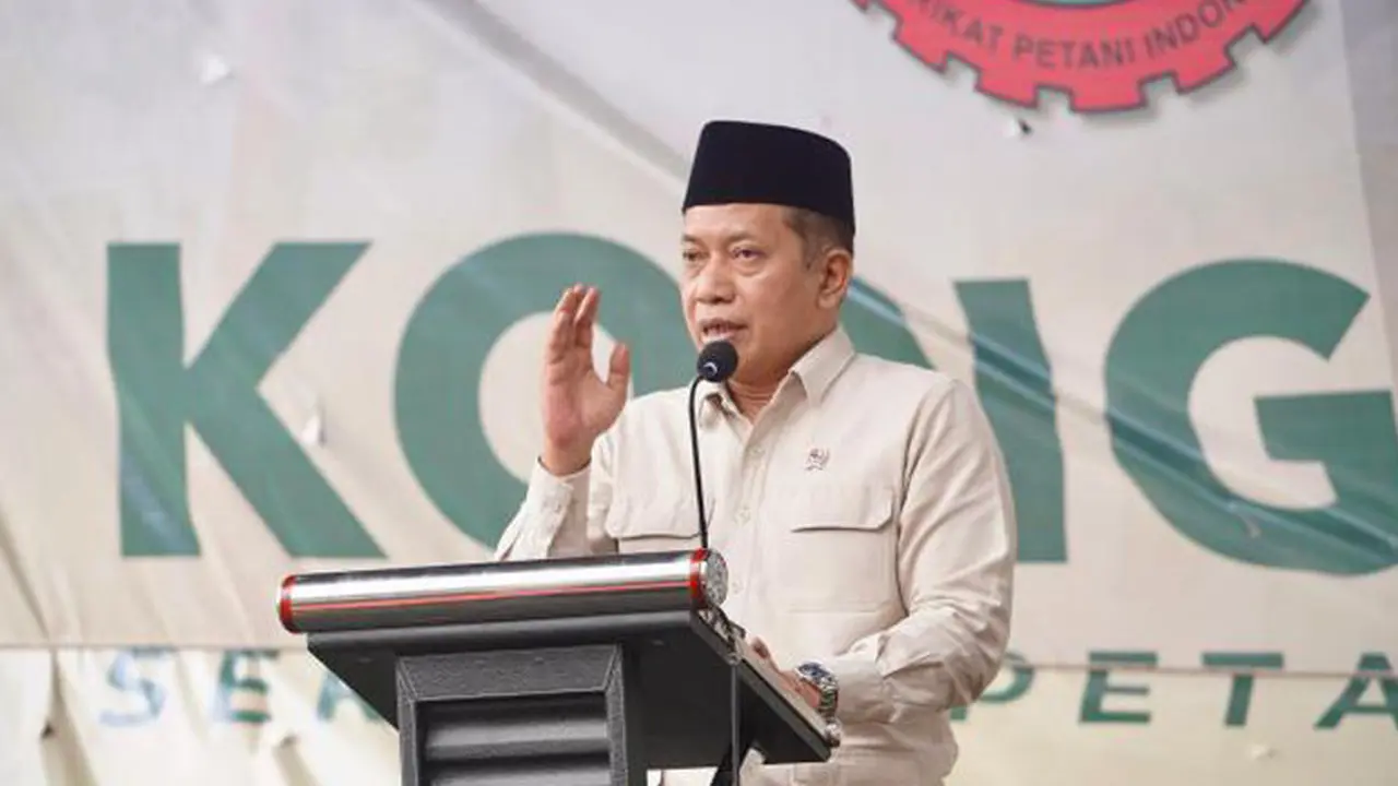 Wakil Menteri Koperasi Ferry Juliantono. Dia menyampaikan, informasi mengenai bantuan Koperasi Merah Putih yang beredar di media sosial hoaks