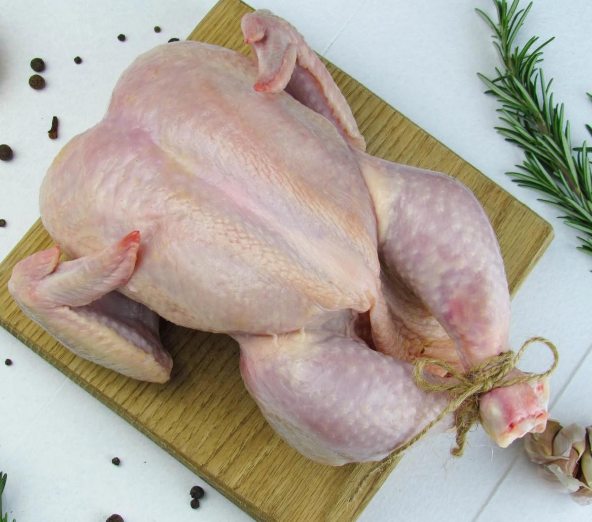 Dengan pemahaman yang lebih baik tentang kandungan protein dari berbagai bagian ayam, Anda dapat membuat pilihan yang lebih bijak untuk mendukung gaya hidup sehat dan aktif Anda.