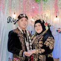 Usai menangkan medali emas di PON XXI Aceh-Sumut, Nurul Akmal dipersunting sang kekasih. Digelar secara sederhana, Nurul Akmal dan Rizaldi Widia Nanda menikah dalam balutan adat Jawa[ [@nurulakmal_12]