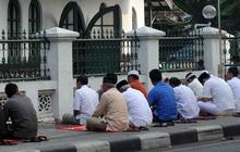 Orang yang menghalangi salat jemaah, haram hukumnya!