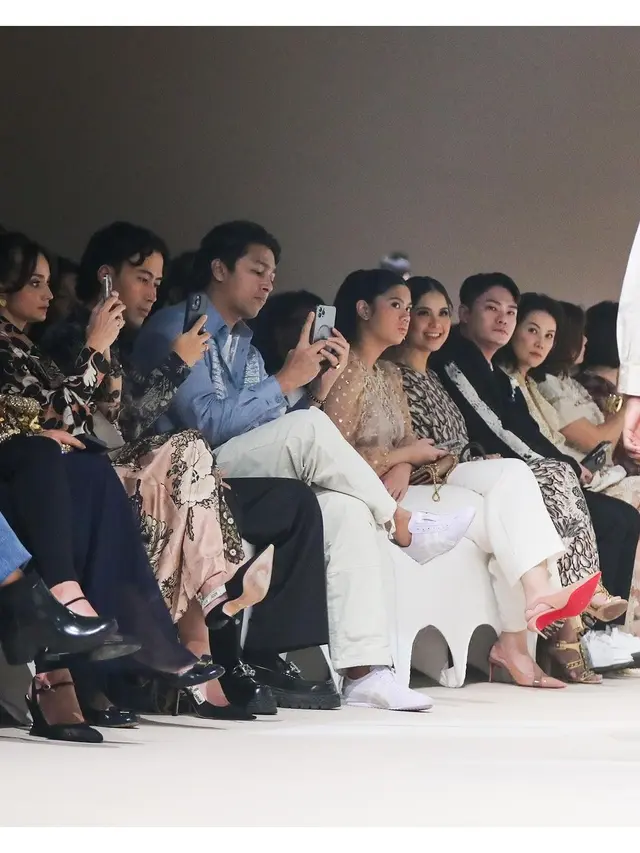 6 Potret Almira Yudhoyono di Acara Fashion Bareng Annisa Pohan, Bikin Pangling