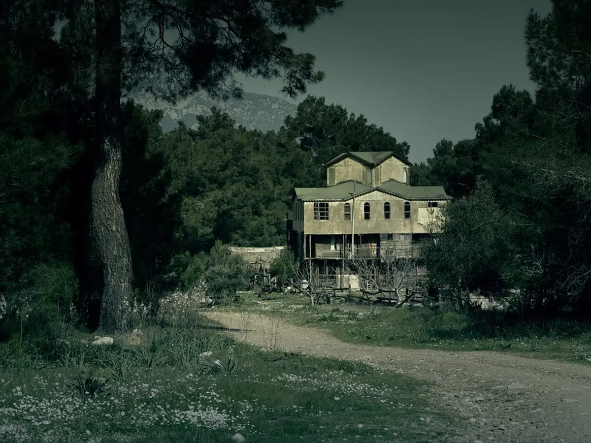 Arti Mimpi Seputar Rumah Kosong yang Perlu Anda Ketahui - Ragam