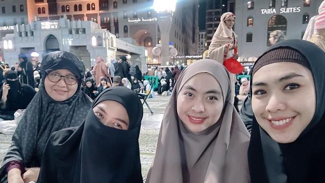 Ria Ricis dan Teuku Ryan Umroh