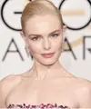 Kate Bosworth juga memiliki mata yang berbeda warna. Satunya berwarna biru, sementara yang lainnya berwarna hazel (cokelat-hijau). Perbedaan warna mata tersebut justru membuat tampilannya terlihat begitu unik. [Foto: Instagram/ Kate Bosworth]