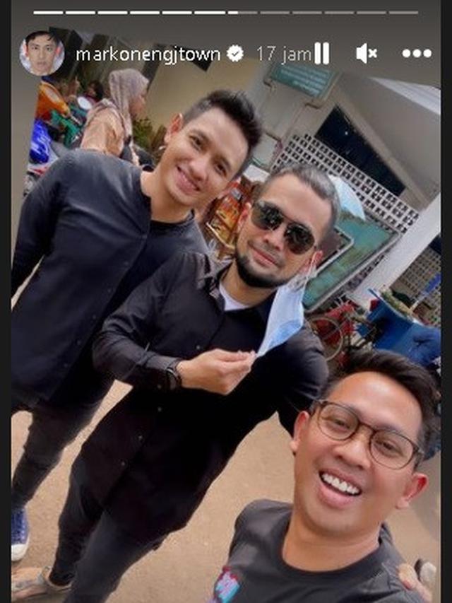 Bintang Cinta Fitri di pemakaman Iqbal Pakula (Foto: Instagram markonengjtown)