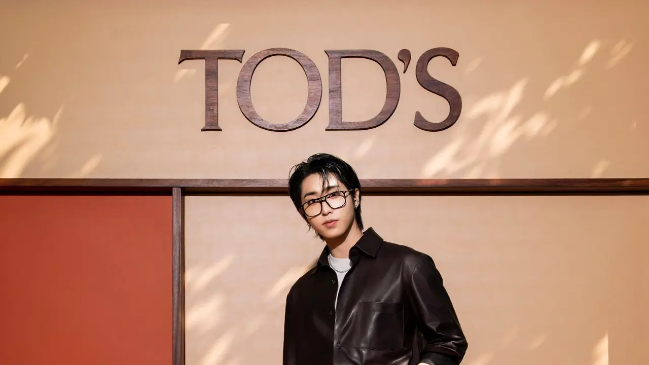 HAN Stray Kids Tampil Sleek dalam Balutan Kulit di Presentasi Tod’s Men’s Spring-Summer 2027
