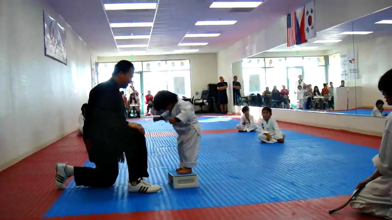 Lucunya Tendangan Taekwondo Balita