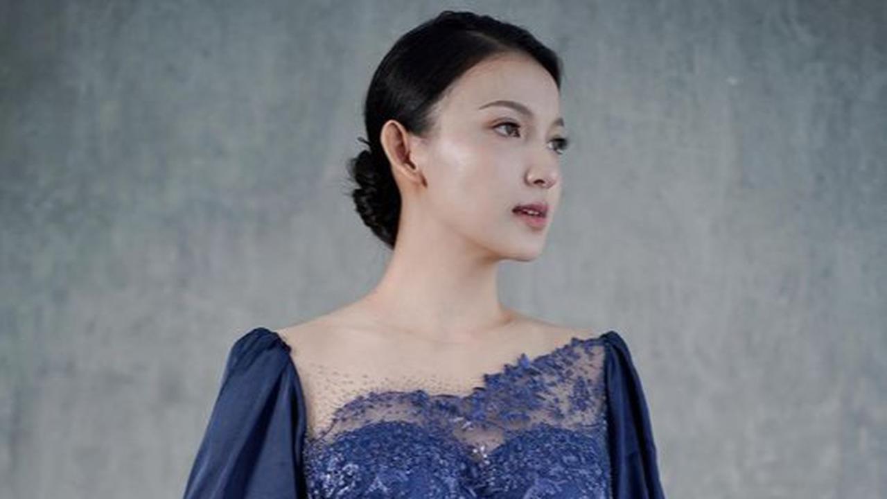 Kebaya lengan balon