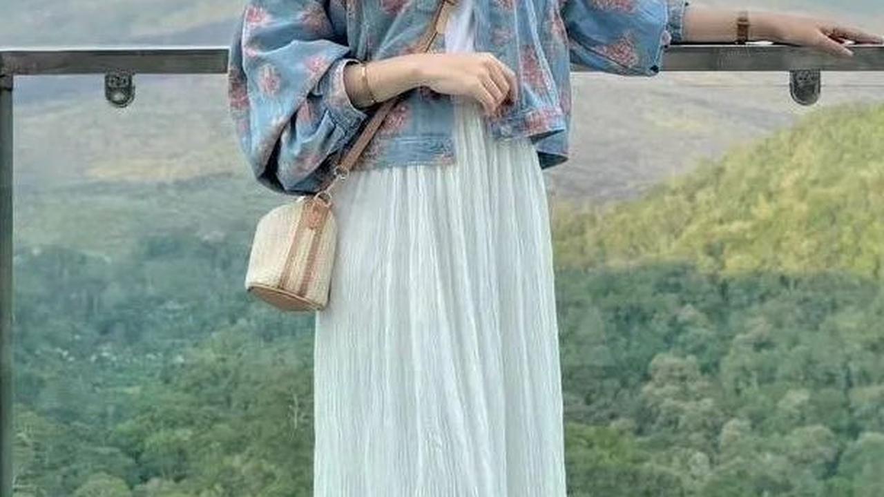 Outfit Denim Saat Lebaran Bikin Kamu Tambah Kece