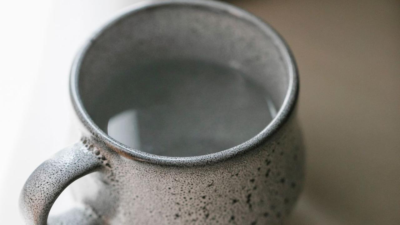 1. Minum Air Hangat