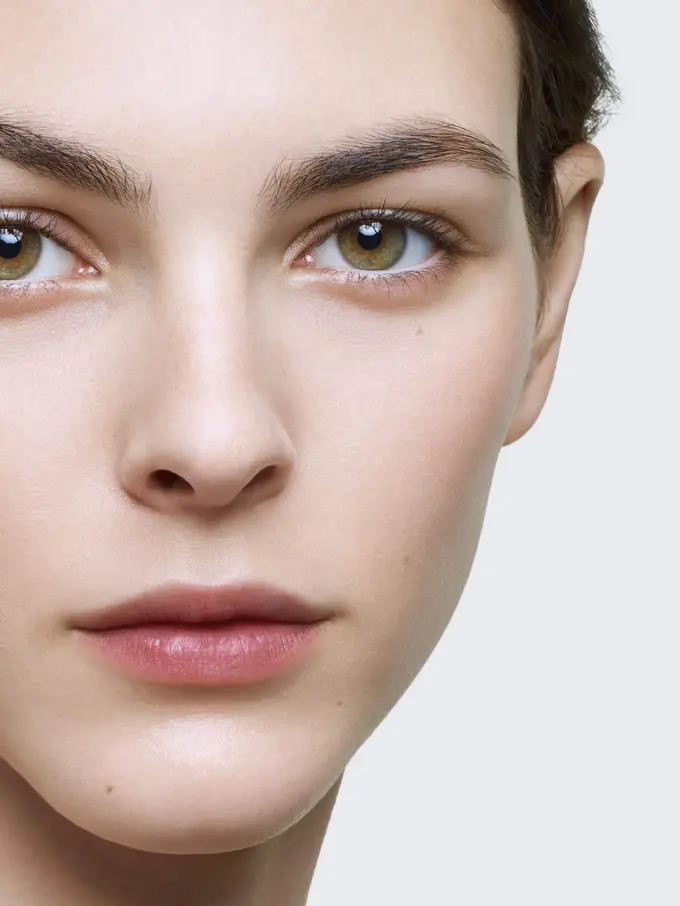 Cegah Kerutan Mata dengan Perawatan Ekstra dari N°1 DE CHANEL Revitalizing Eye Serum