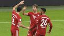 Penyerang Bayern Munchen, Thomas Mueller, merayakan gol yang dicetaknya ke gawang Borussia Dortmund pada laga Piala Super Jerman di Allianz Arena, Kamis (1/10/2020) dini hari WIB. Bayern Munchen menang 3-2 atas Borussia Dortmund. (Andreas Gebert/Pool via AP)