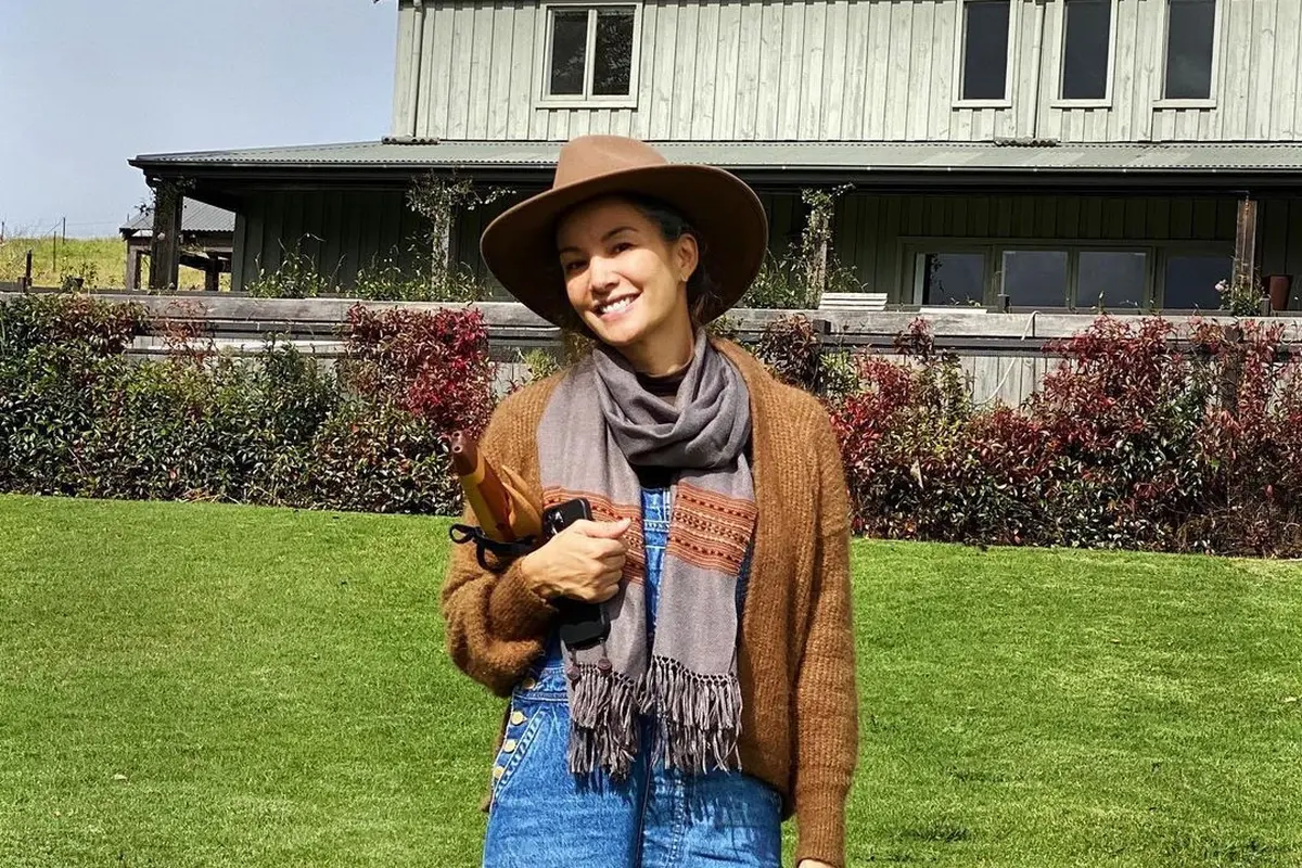 Menetap di Australia, Ini 7 Tampilan Nadya Hutagalung yang Tetap Awet Muda di Usia 47 Tahun