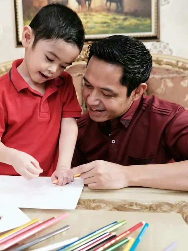 Momen 6 Artis Ajari Anak Belajar
