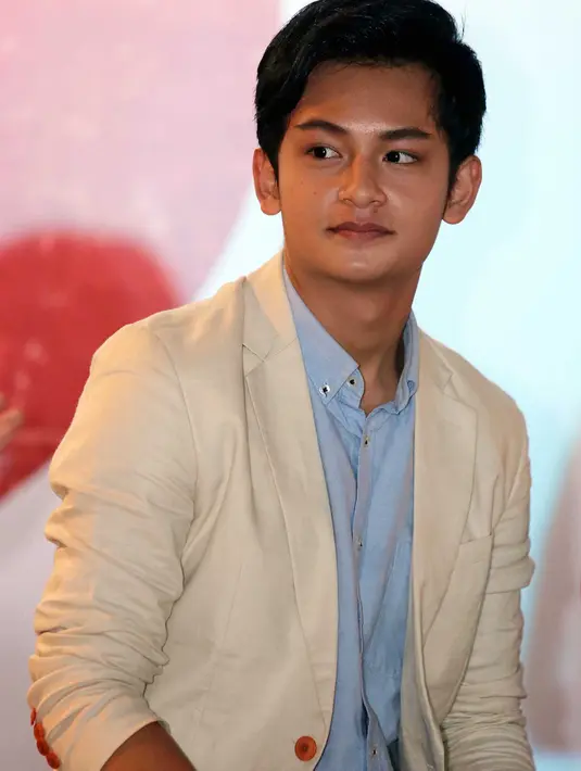 "Saya senangya sama Cassie anaknya ceria, jadi bisa mengimbangi saya. Dia ceria, ramai, jadi seru. Kalau pacaran sama kayak aku orangnya kan nggak seru. Kalau sama dia jadi lebih ramai," ucap Randy, di kawasan Thamrin, Kamis (6/10). (Deki Prayoga)