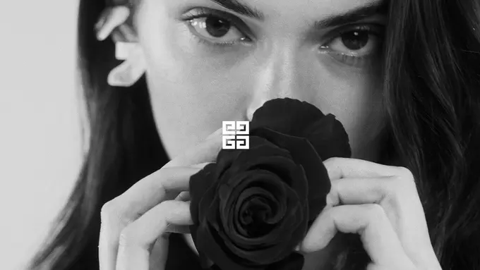 Gaya Menawan Kendall Jenner di Kampanye Terbaru Givenchy Spring Summer 2022