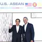 Presiden Joko Widodo disambut langsung oleh Presiden US Barack Obama saat KTT US-ASEAN di California (Foto: Setpres)