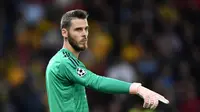 4. David De Gea - Nyawa United musim ini ada pada sosok kiper Spanyol ini. Tak dipungkiri De Gea sukses melakukan penyelamatan apik disetiap laga United. (AFP/Fabrice Coffrini)