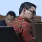 Terdakwa dugaan gratifikasi dan suap pengesahan APBD Provinsi Jambi, Zumi Zola saat sidang lanjutan di Pengadilan Tipikor, Jakarta, Kamis (22/11). Sidang beragenda pembacaan nota pembelaan terdakwa. (Liputan6.com/Helmi Fithriansyah)