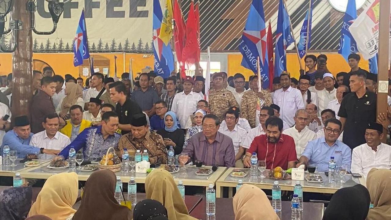 Prabowo berterima kasih kepada para pendukung yang telah menyambutnya di Aceh.<br>