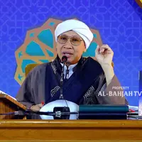 Pengasuh LPD Al Bahjah KH Yahya Zainul Ma'arif atau Buya Yahya. (Tangkap layar YouTube Al Bahjah TV)