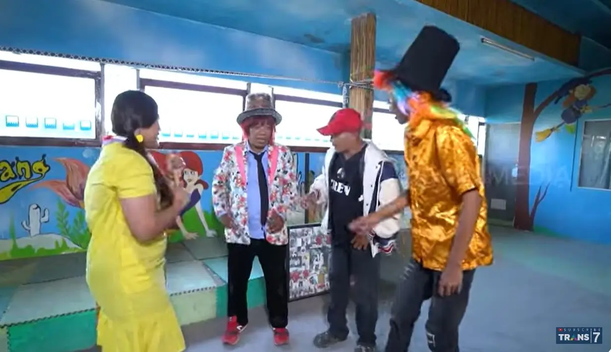 Masih di kawasan milik Pak Tarno, juga terdapat arena mainan untuk anak-anak yang sangat luas. [Youtube/TRANS7 OFFICIAL]