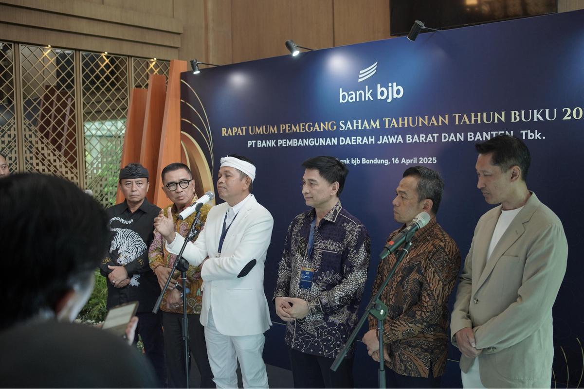 Gubernur Jawa Barat Dedi Mulyadi rombak total pejabat Bank BJB