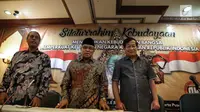 (ki-ka) Budayawan KGPH Puger, Ketum PBNU KH Said Aqil Siroj dan Ketua Umum Pepabri Agum Gumelar saat menghadiri acara Silaturrahim Kebudayaan di Gedung PBNU, Jakarta (28/7). (Liputan6.com/Faizal Fanani)