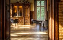 5 Model Kursi Kayu Terbaru yang Bikin Cantik Dekorasi dalam Rumah, Cocok untuk Hunian Modern