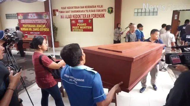 Tim DVI Polri berhasil mengidentifikasi lima jenazah korban terbakarnya KM Zahro Expres tujuan Pulau Tidung, Kepulauan Seribu, yang berada di Rumah Sakit (RS) Bhayangkara Polri, Kramatjati, Jakarta Timur. 