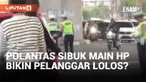 Diduga Sibuk Main HP, Polantas Tidak Tindak Dua Wanita Boncengan Motor Tanpa Helm