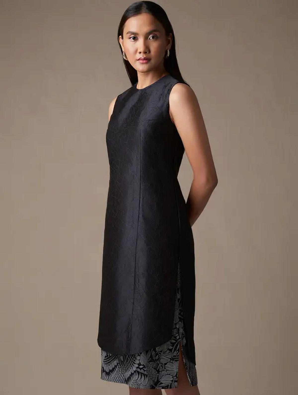 7 Dress Batik Kombinasi Brokat Belah Samping Terbaru 2025 dengan Sentuhan Modern Elegan