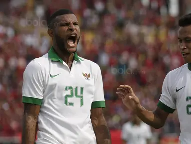 Striker Indonesia, Marinus Wanewar, melakukan selebrasi usai mencetak gol ke gawang Timor Leste di Stadion MPS, Selangor, Minggu (20/8/2017). Indonesia menang 1-0 atas Timor Leste. (Bola.com/Vitalis Yogi Trisna)