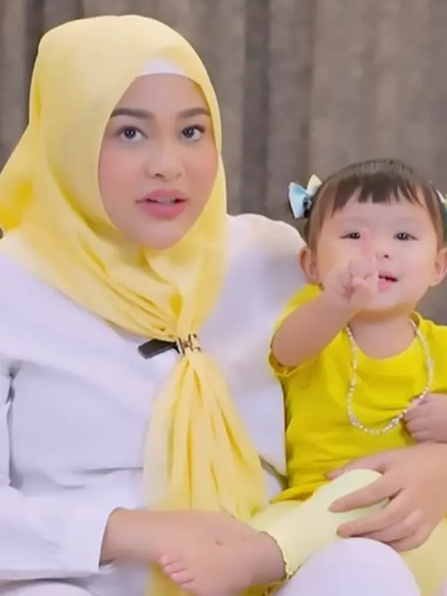 OOTD Aurel Hermansyah saat hamil kedua (Instagram/aurelie.hermansyah)