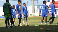 Persib menggelar latihan jelang menghadapi PS Tira (Liputan6.com/Kukuh Saokani)