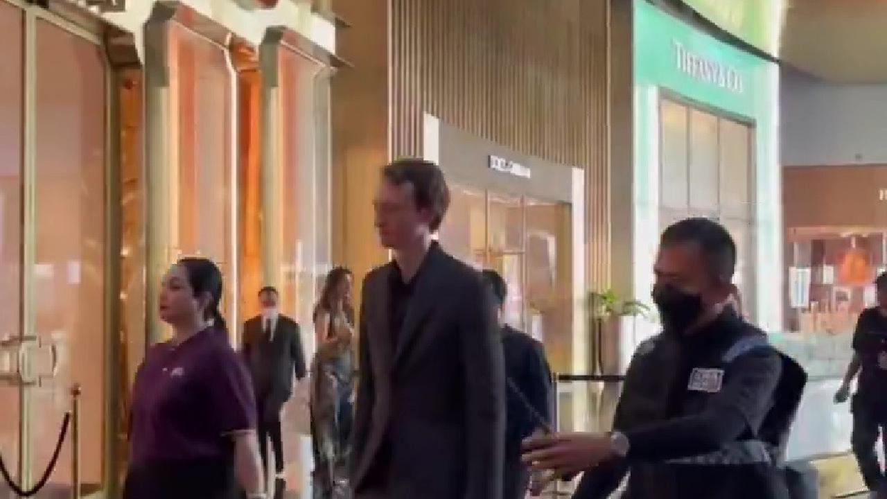 Lisa BLACKPINK dan Frederic Arnault Nikmati Momen Valentine Bersama di Tengah Jadwal yang Sibuk