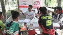 Selain berlatih sepeda M.Fadli juga menjadi pengajar bagi pebalap-pebalap muda dengan membuka sekolah balap "43 Racing School" yang didukung Astra Honda Motor. (Bola.com/Nicklas Hanoatubun)