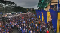 Antusiasme Aremania di Final Piala Presiden 2019 Bikin Aparat Keamanan Kewalahan