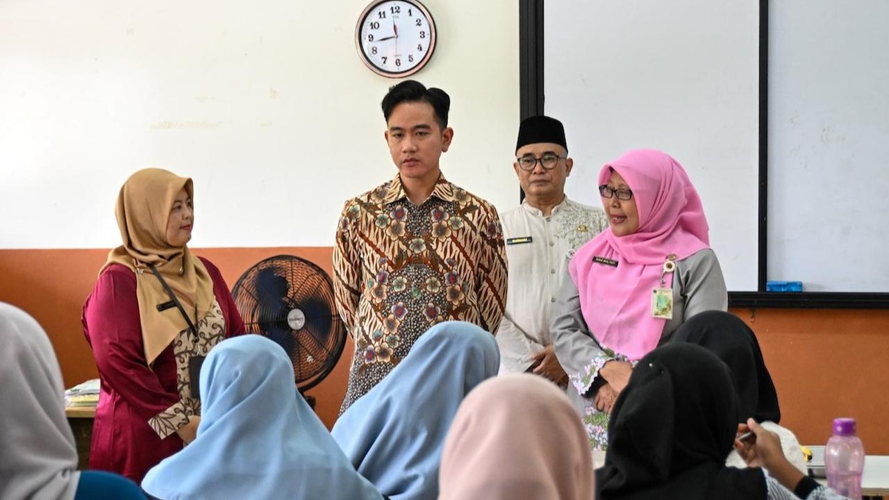 Kunjungi SMK Negeri 48, Wapres Gibran Ingatkan Standar Gizi MBG Harus Seimbang