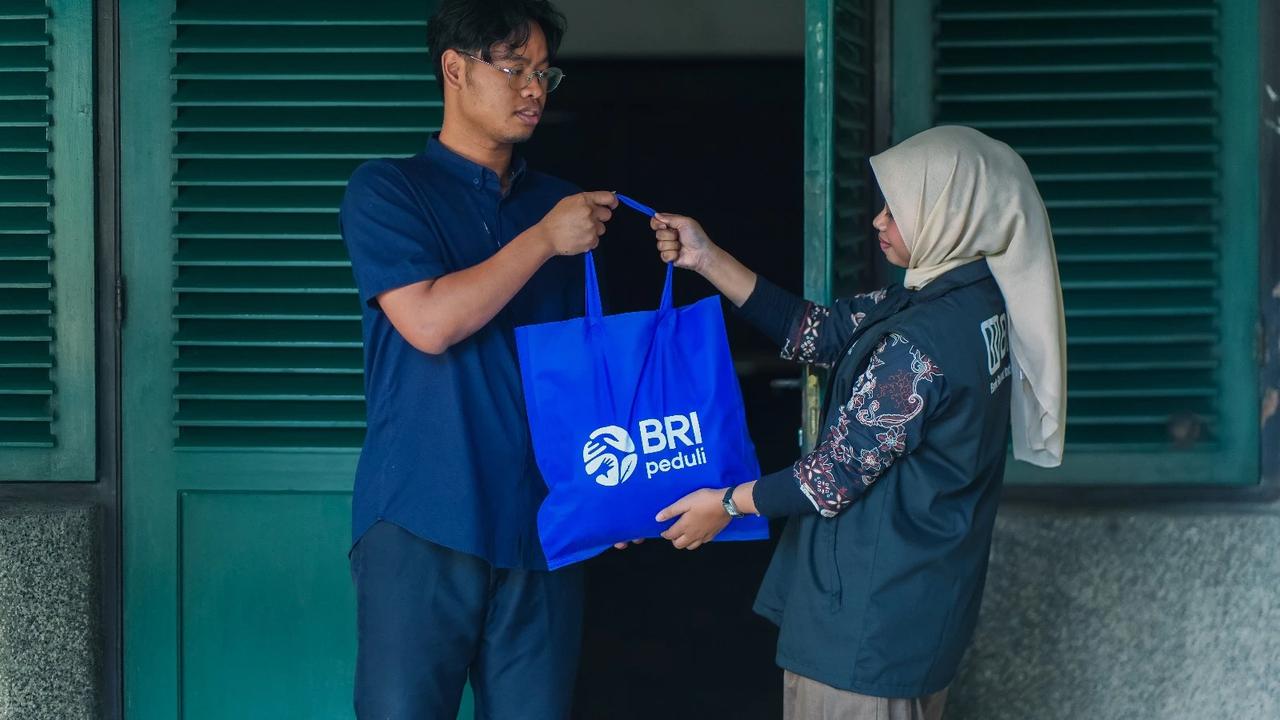 BRI Peduli Tebarkan Kasih dan Kepedulian Melalui 10.050 Paket Sembako bagi Umat Nasrani