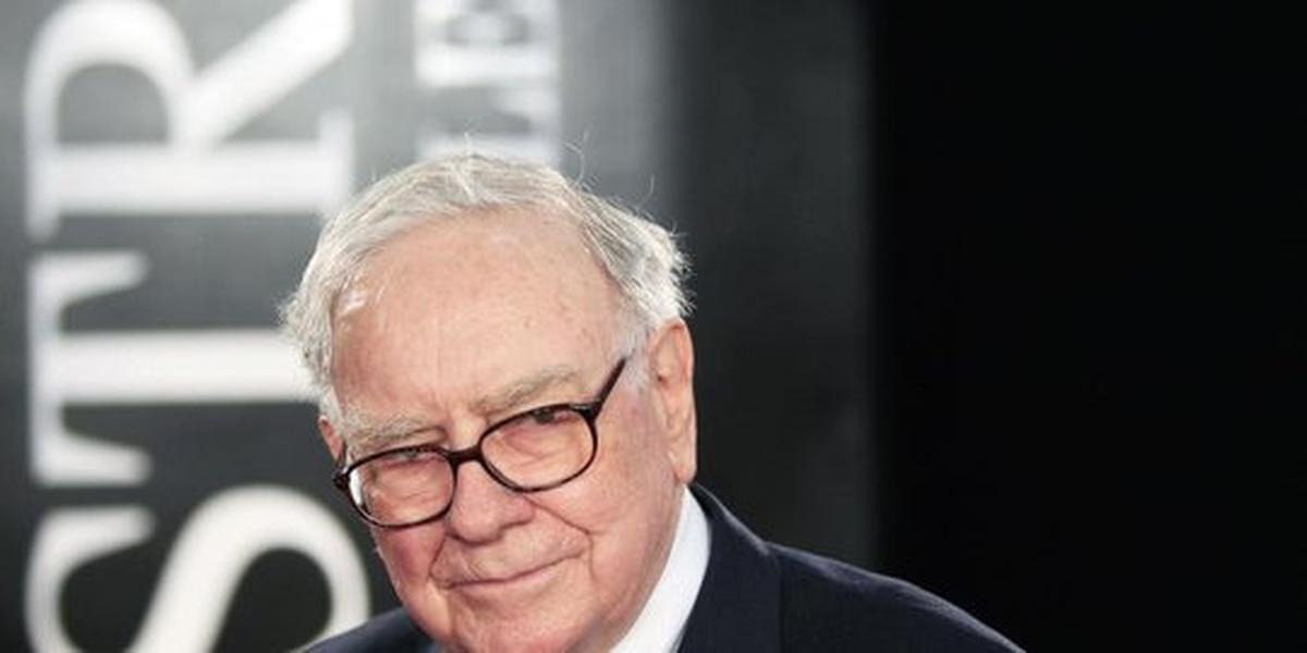 Warren Buffett umur 85 tahun kekayaan USD 62,4 miliar