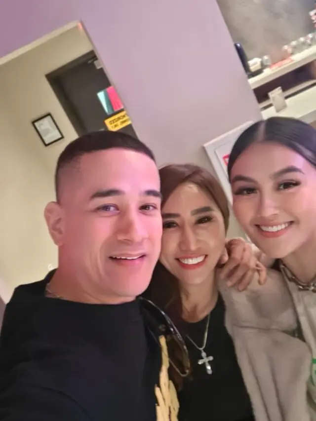 Okan Kornelius dan Agnez Mo bertemu di Las Vegas.