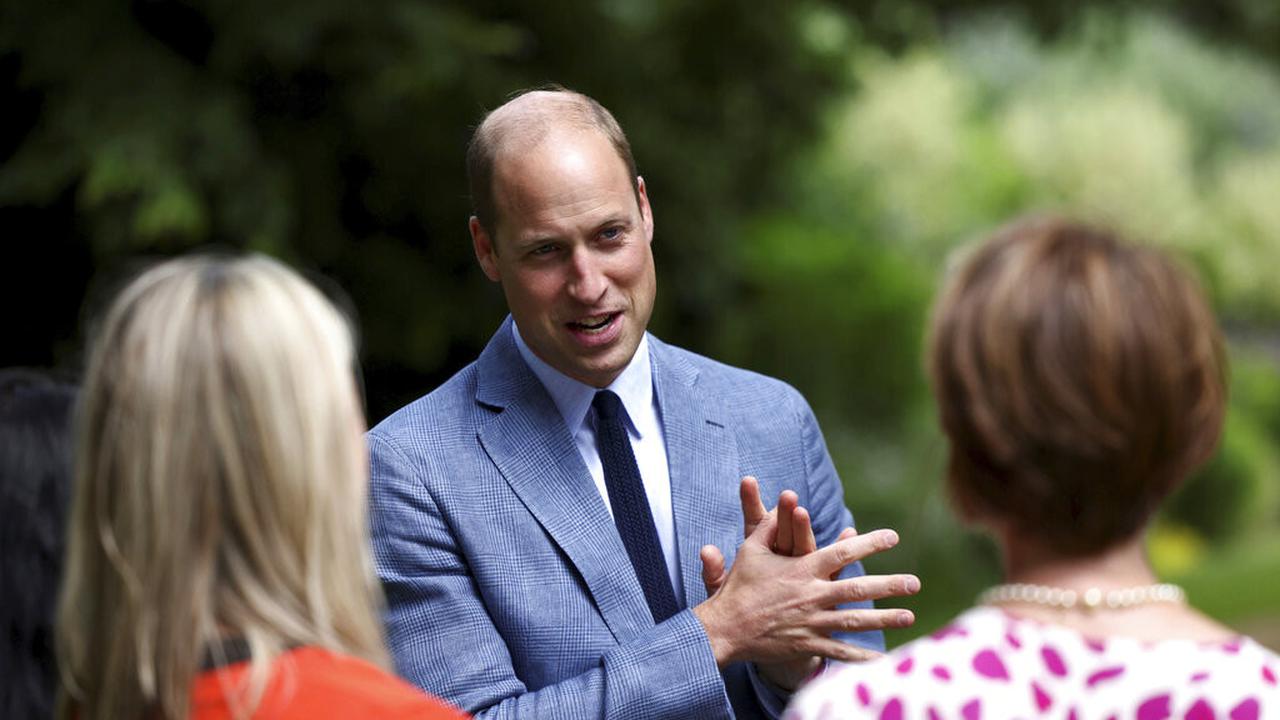 Pangeran William dalam Big Tea, pesta minum teh bersama staf NHS.  (Henry Nicholls/Pool via AP)